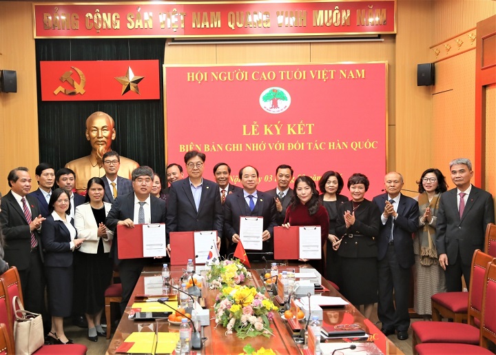 Ký kết Biên bản ghi nhớ hợp tác bốn bên: Mở hướng phát triển kinh tế bạc, nâng cao phúc lợi cho người cao tuổi